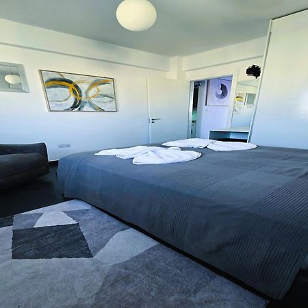 Golden Bay Deluxe Holiday Apartment โปรทาราส ภายนอก รูปภาพ