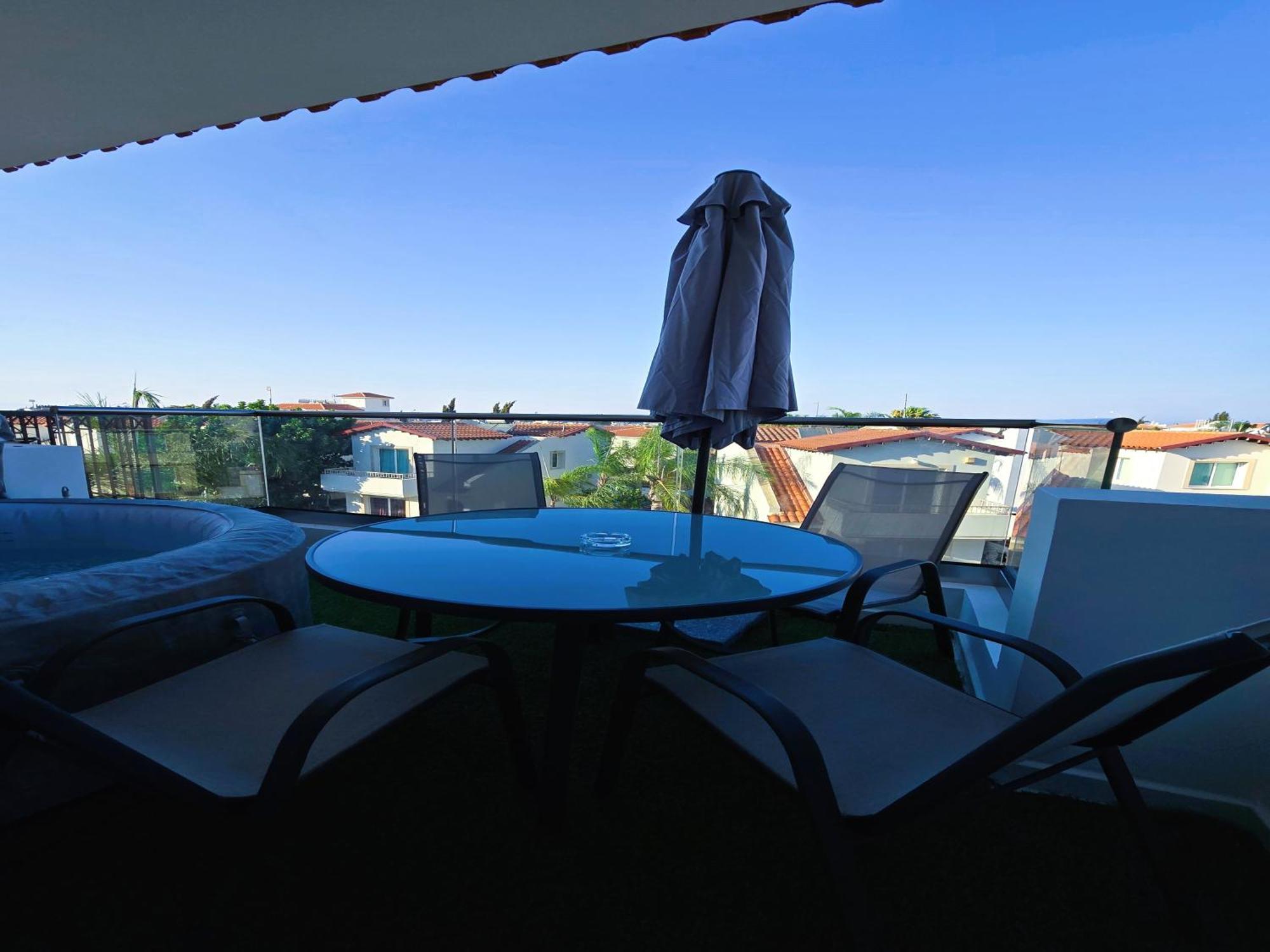 Golden Bay Deluxe Holiday Apartment โปรทาราส ภายนอก รูปภาพ