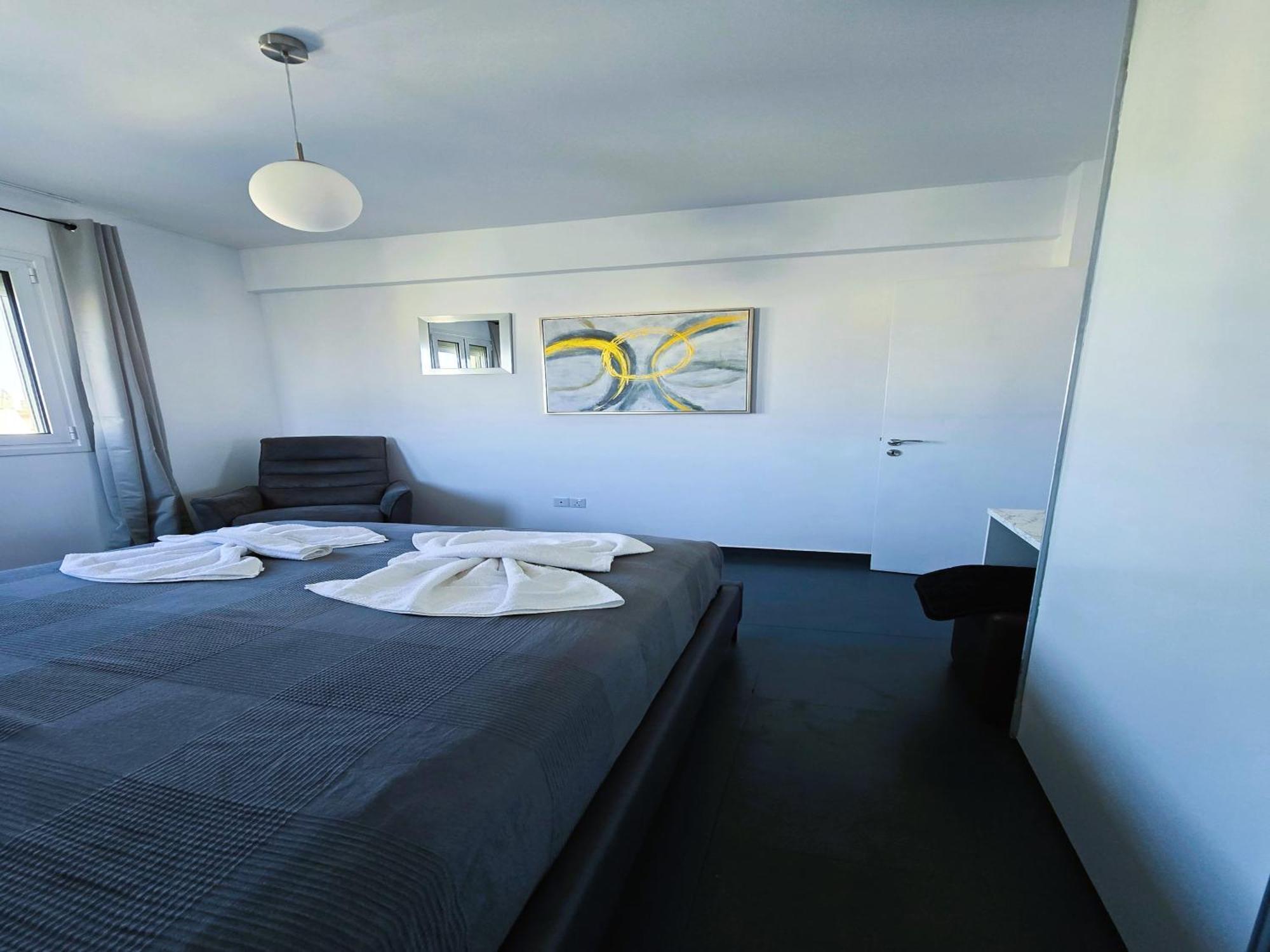 Golden Bay Deluxe Holiday Apartment โปรทาราส ภายนอก รูปภาพ