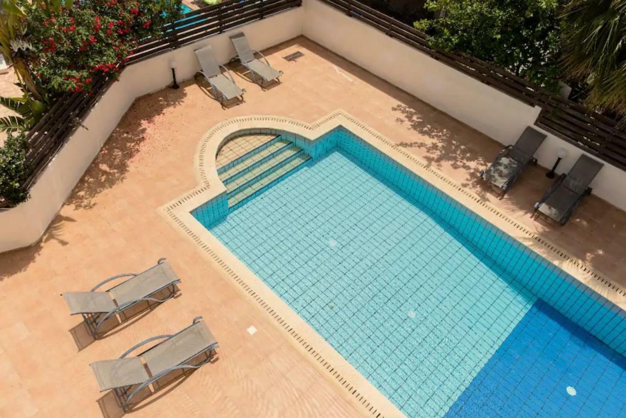 Golden Bay Deluxe Holiday Apartment โปรทาราส ภายนอก รูปภาพ